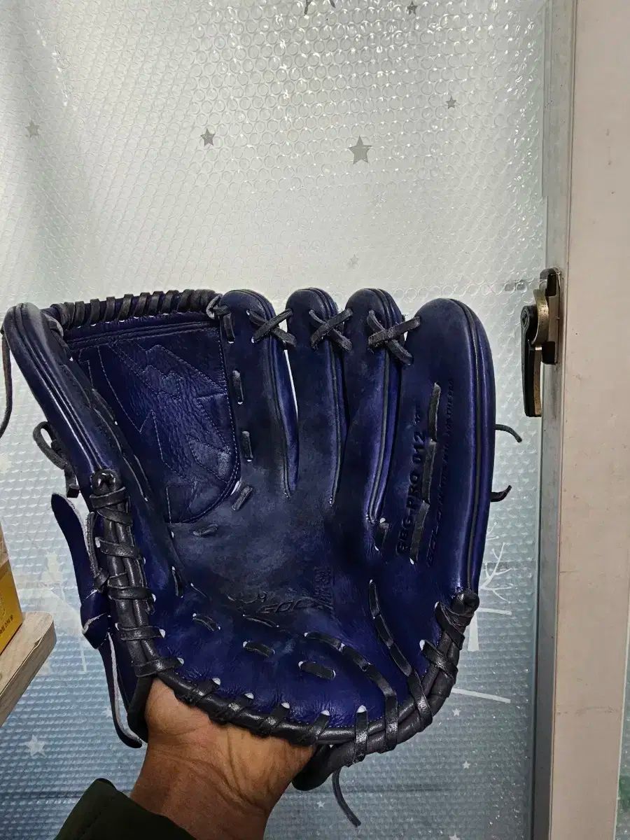 ゴールド 投手用グローブ