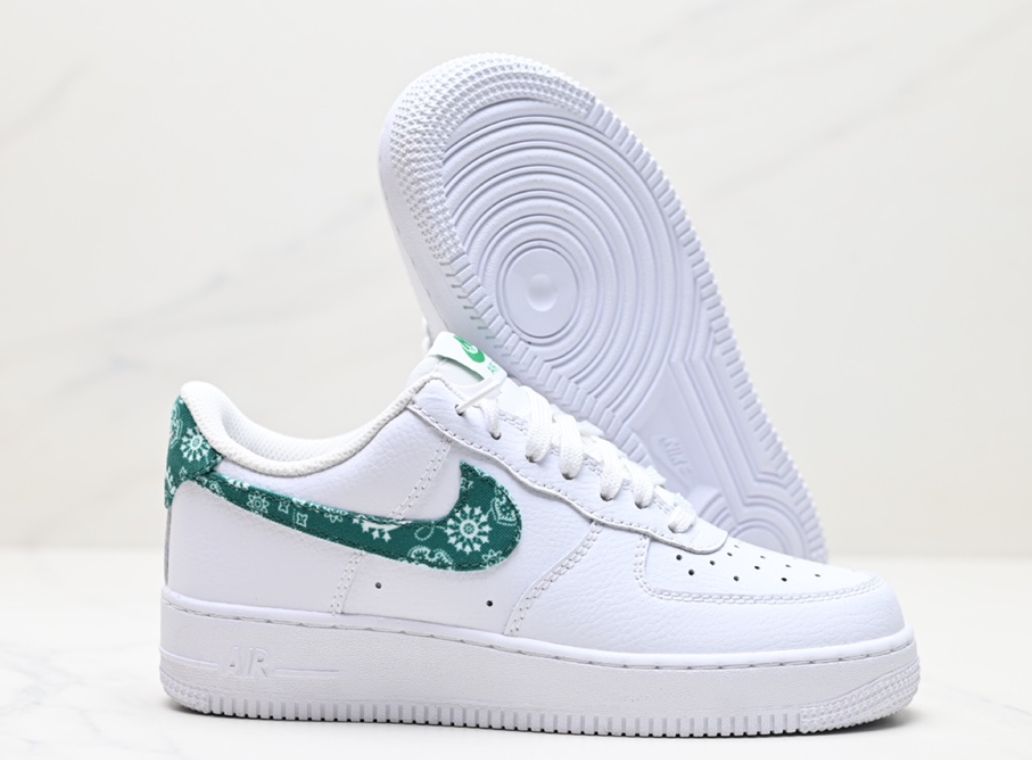 NIKE Air Force 1 Low