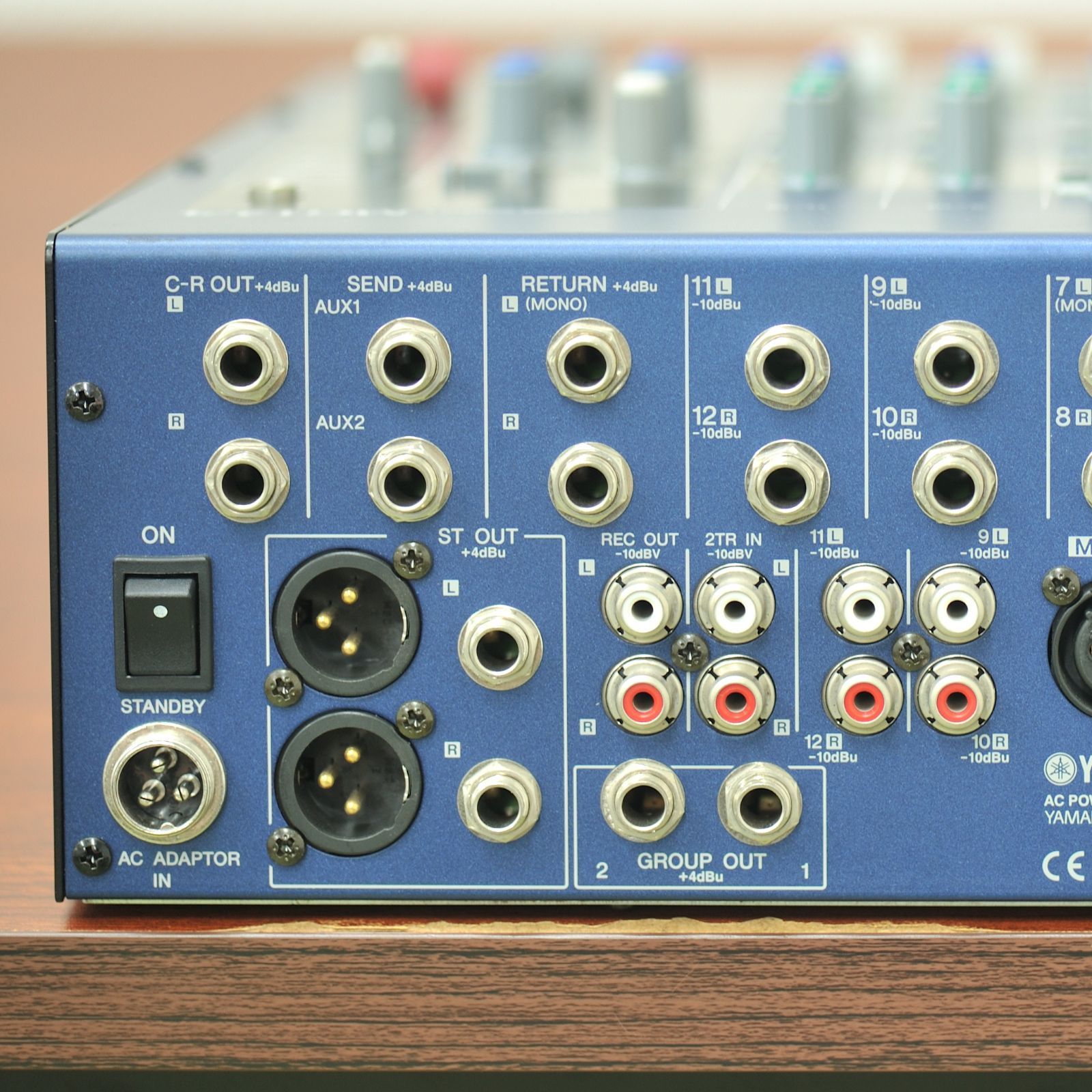 ベリンガー/XENYX1002B【希少品】電池駆動可能10chミキサー Amazon.co