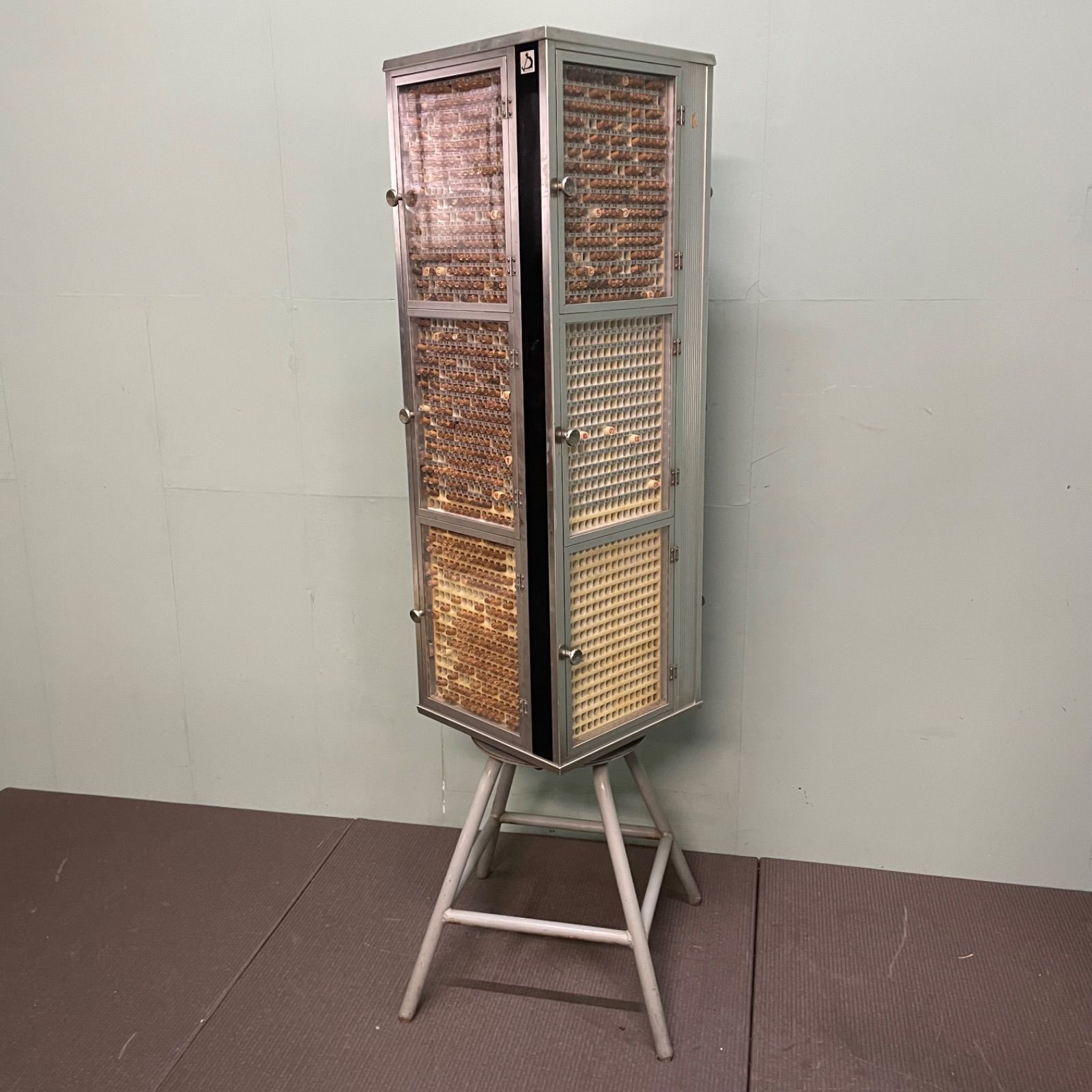 ♭ 印鑑タワー ハンコタワー 昭和レトロ 印鑑付き アンティーク 回転式