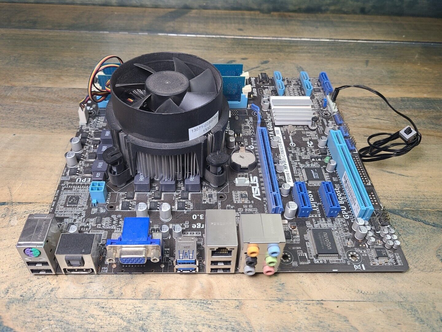 ASUS P8H61-M PRO CM6630-8 マザーボード I3-3240 3.4GHZ CPU クーラー 4GB RAM 搭載