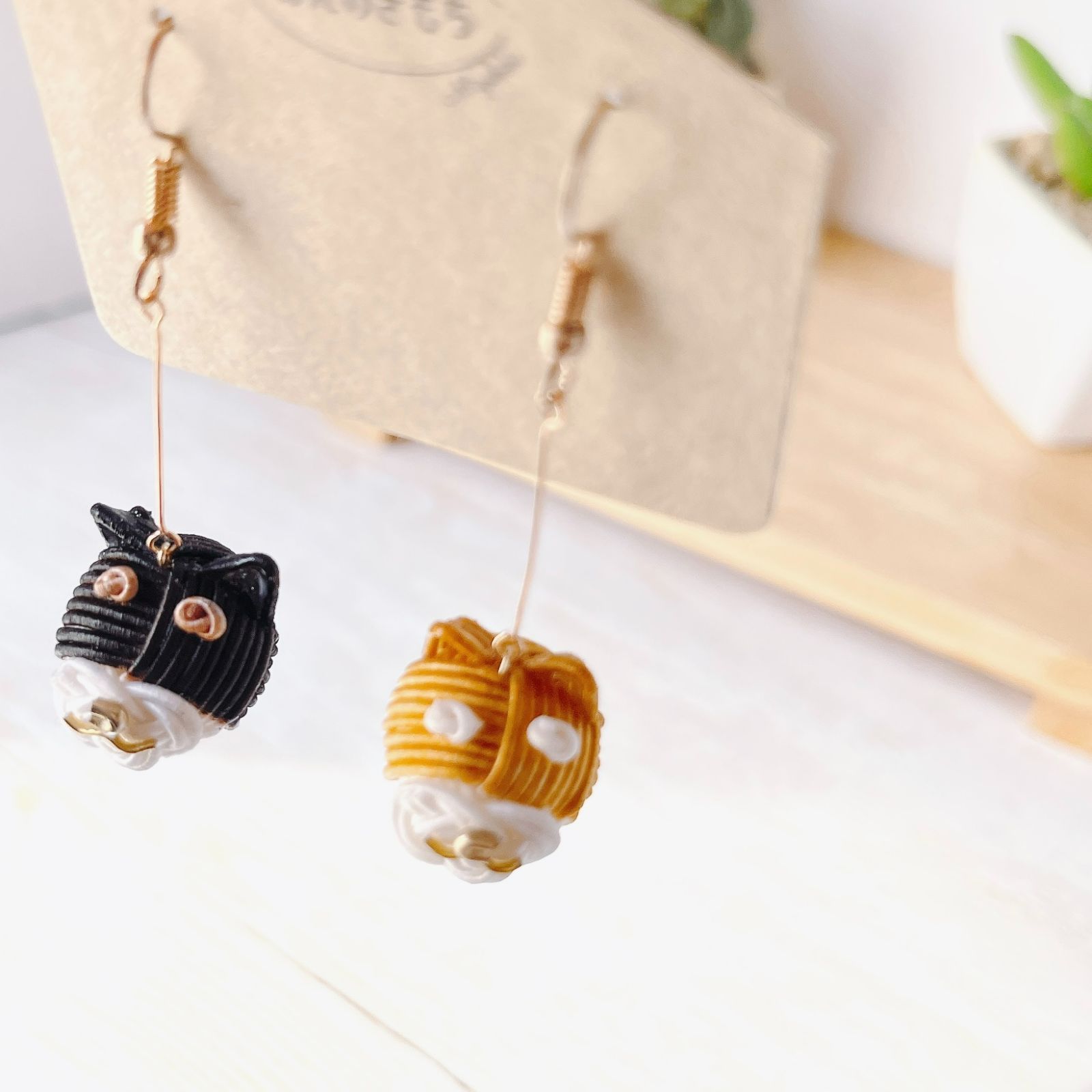犬アクセ】しば♥しばわんこ玉ピアス／イヤリング - メルカリ