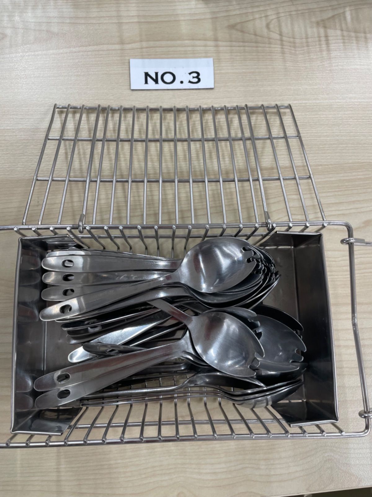 学校給食 先割れスプーン40本 ステンレスカゴケース付き No.3 - メルカリ
