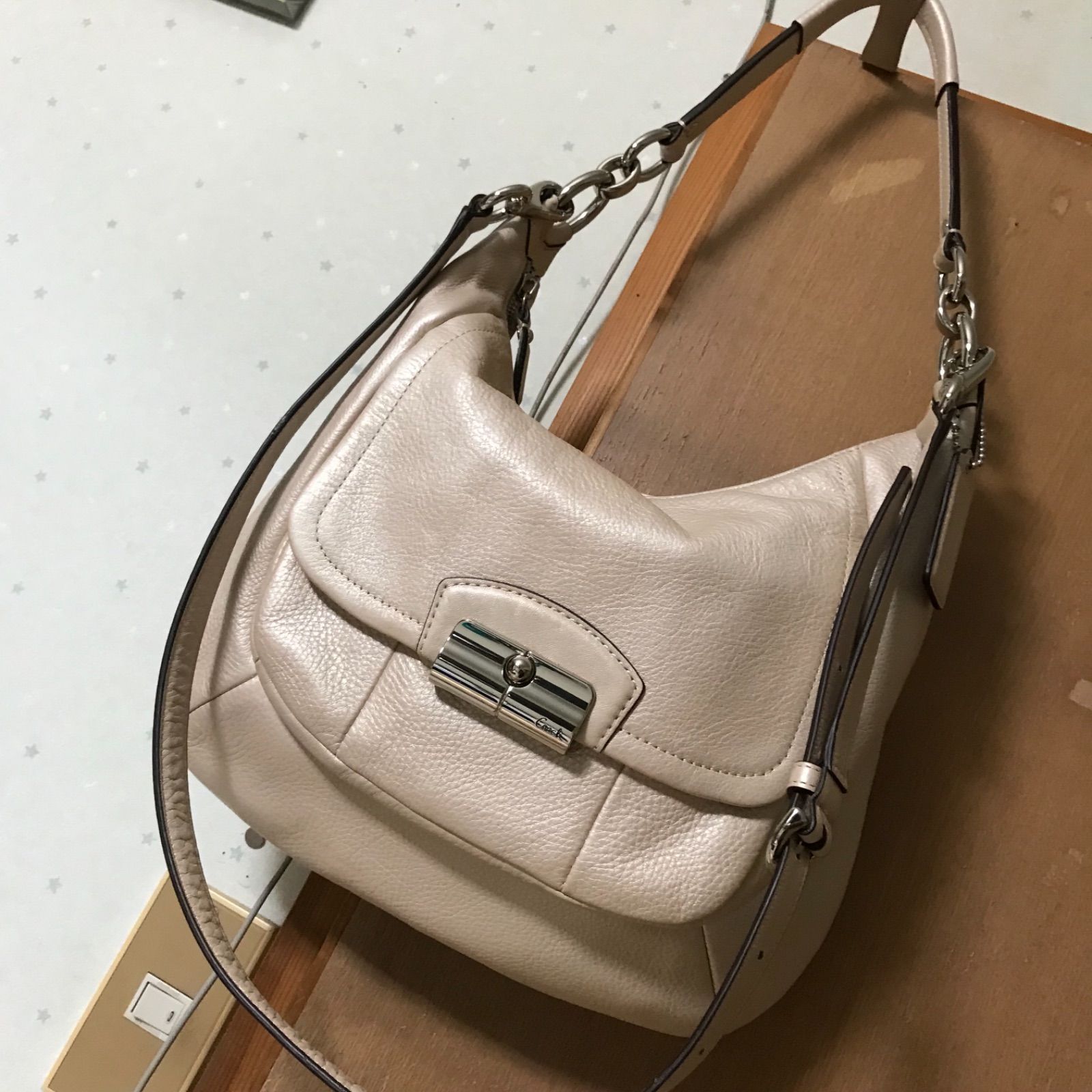 ほぼ未使用☆コーチCOACH☆マテリアルレザーピンクメタリック2way 