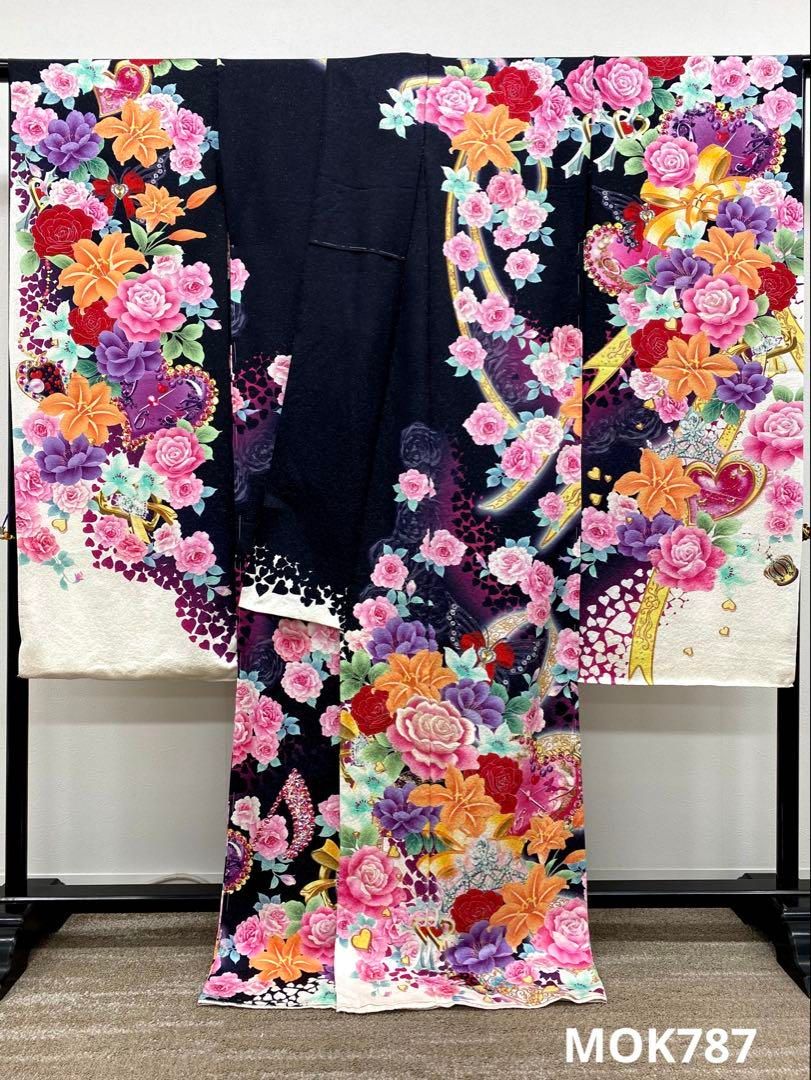 振袖 仮絵羽 京友禅 銀通し 紋意匠 薔薇 正絹 未仕立て品 八掛付き 振袖 仮絵羽 京友禅 銀通し 刺繍 正絹 未仕立て品 八掛付き