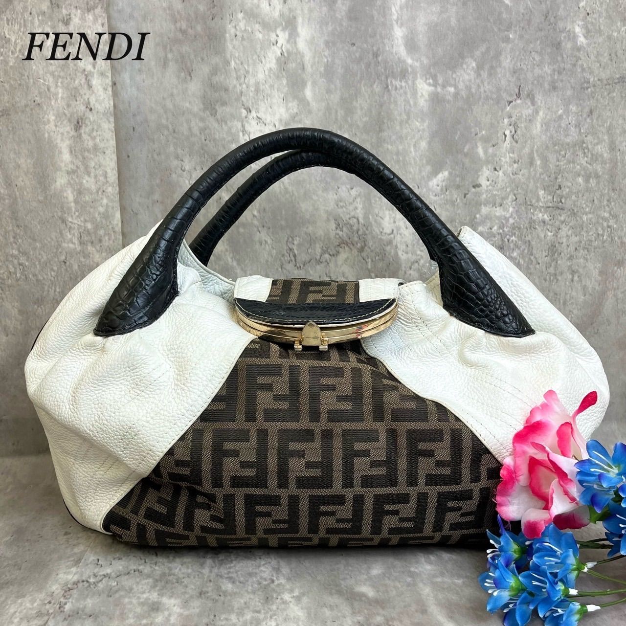 ✨格安✨ FENDI フェンディ トートバッグ ハンドバッグ スパイバッグ がま口 ズッカ柄 FFロゴ ロゴ型押し ゴールド金具 総柄 キャンバス  レザー レディース ブラウン 茶色 ブラック 黒色 ホワイト 白色 - メルカリ