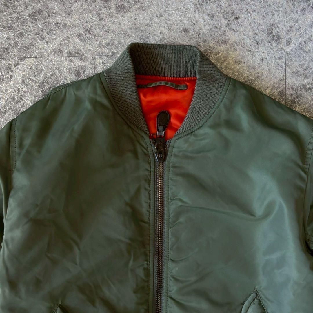 美品 AVIREX バックアーチロゴ MA-1 リバーシブル ジャケット XL 極美品 AVIREX バックアーチロゴ MA-1 リバーシブル ジャケット