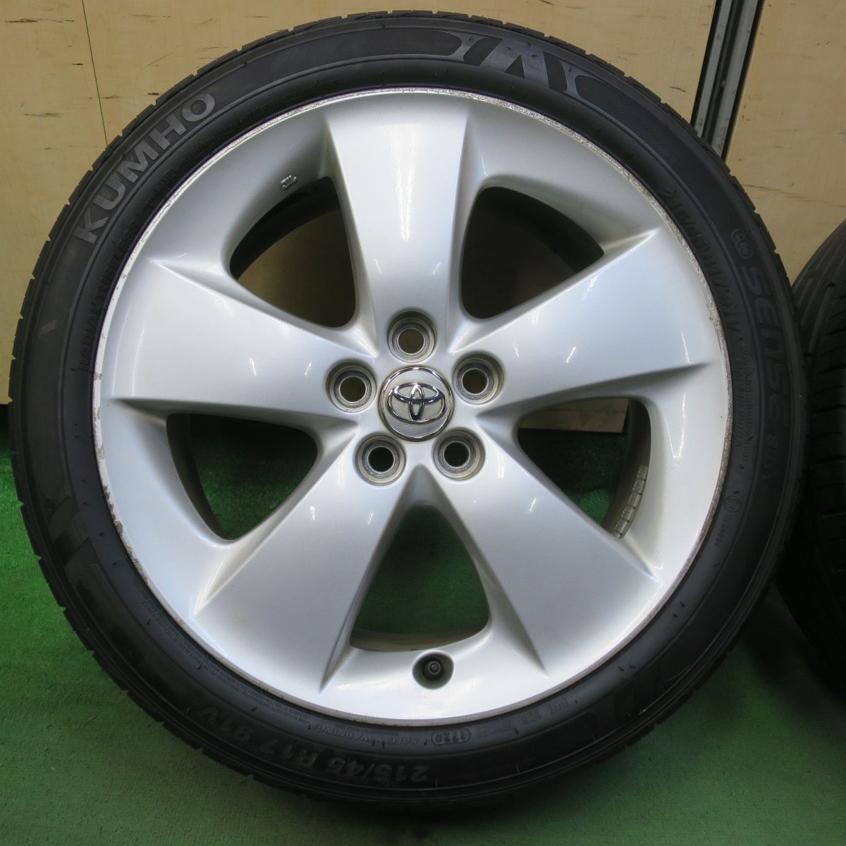 バリ溝 9.5分 トヨタ 30系 プリウス S G ツーリング 純正 215 45R17 クムホ ECO SENSE SE11 17インチ PCD100 5H 5092916イノ
