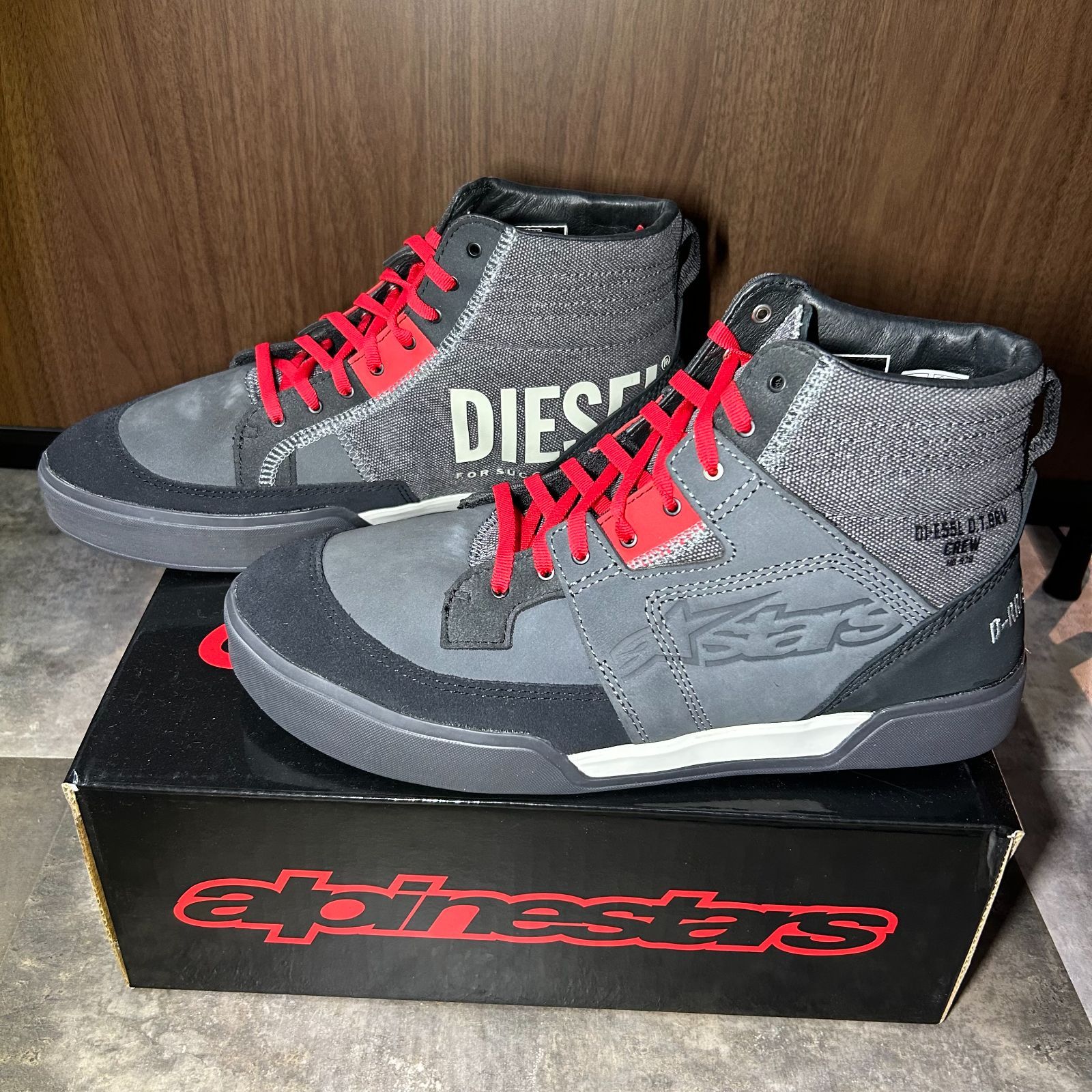 Alpinestars Diesel バイクシューズ グレー/レッド Alpinestars Diesel バイクシューズ グレー/レッド