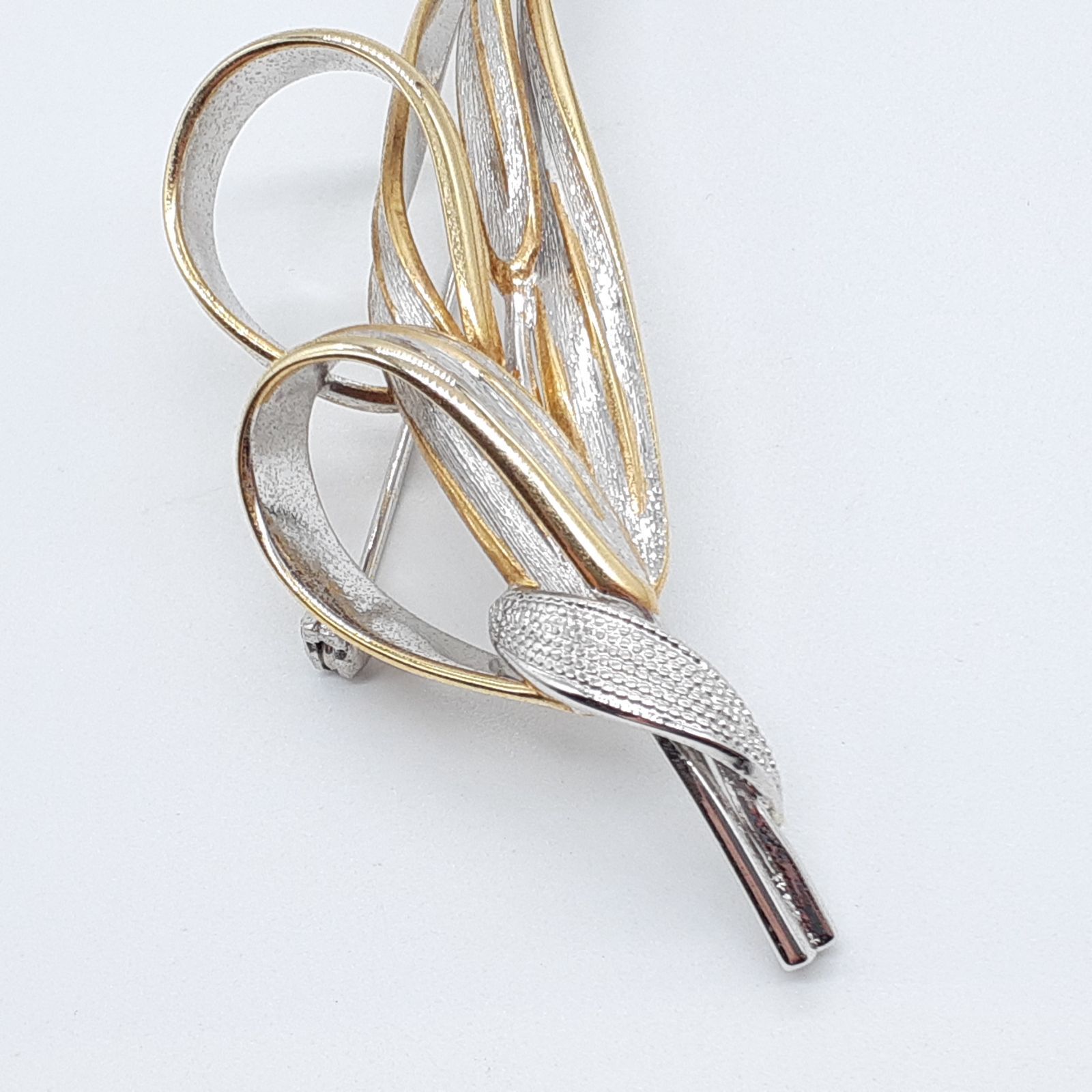 GROSSE グロッセ フラワーモチーフ ブローチ シルバー 【公式通販】