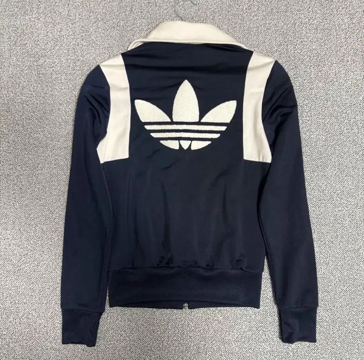 アディダス ソリュン ファイヤーバード ジャージ バックロゴ トラックジャージ ネイビー 85