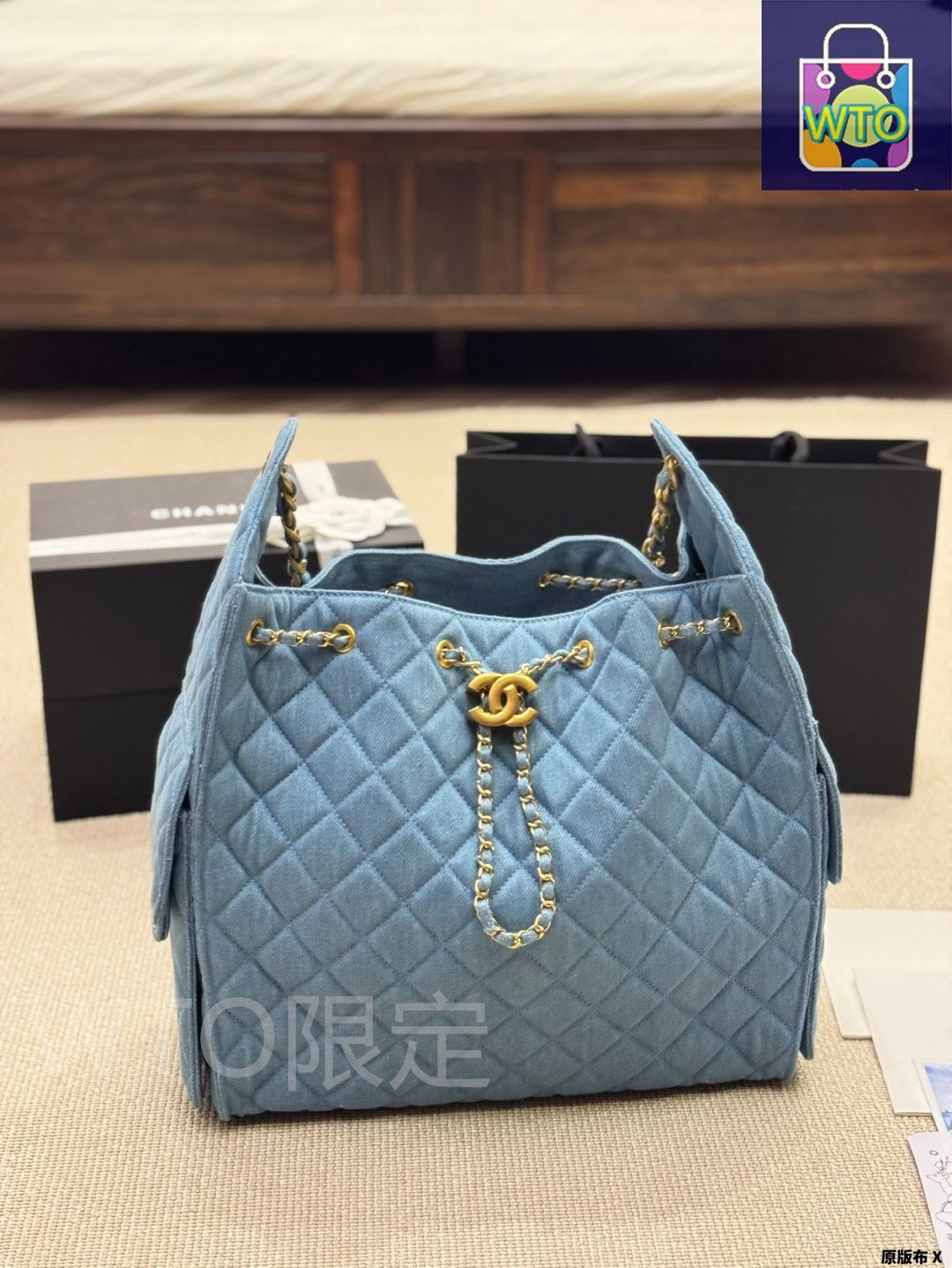 人気急上昇！CHANEL 25 ホーボー スモール バッグ デニム 青 Chanel 25 small handbag, Washed denim & gold-tone metal