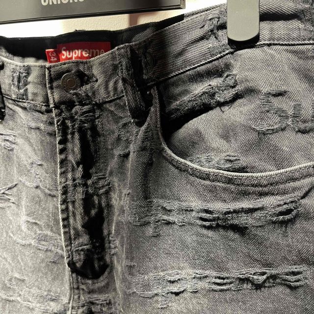 21SS Supreme Frayed Logos Regular Jean Supreme Frayed Logos