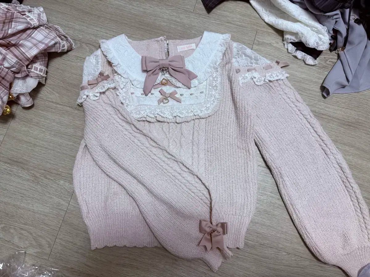 LIZ LISA (リズリサ) スクエア ヨーク フリルニット ピンク リズ