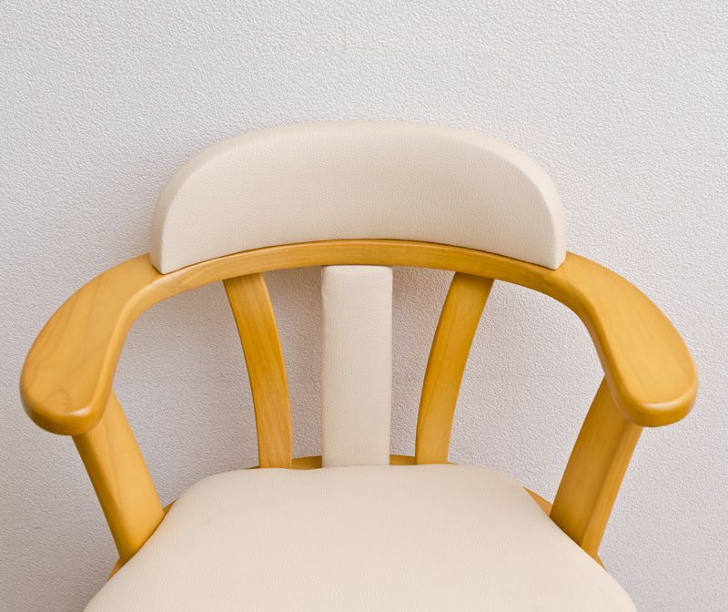 DENVER キャスター付 ダイニングチェア 天然木ラバーウッド PVCレザー