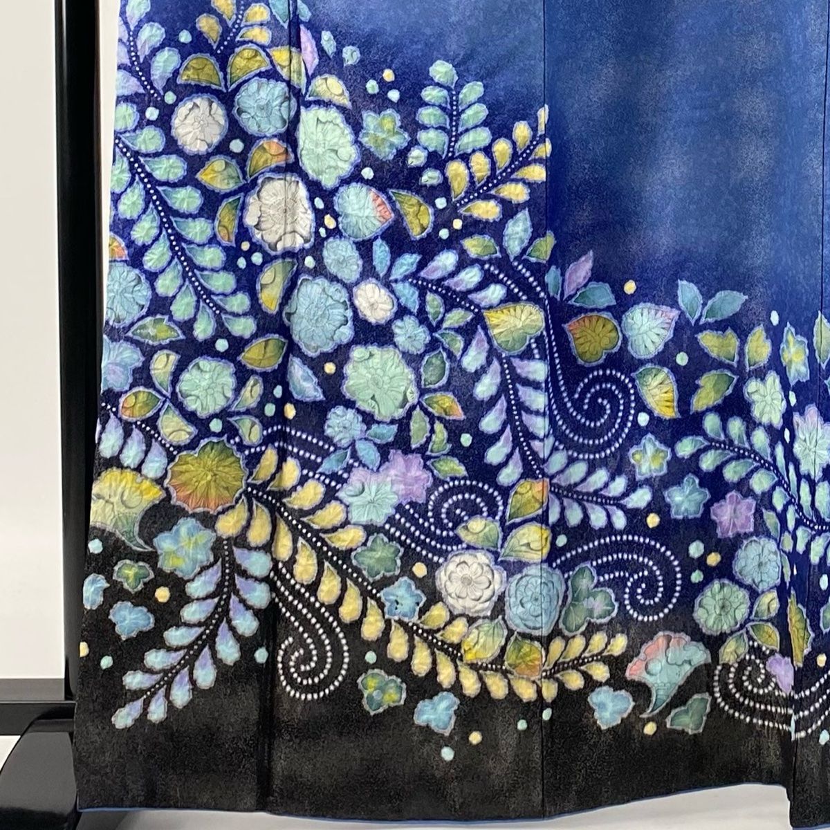 198000円お仕立て品☆新品☆青色花柄刺繍振袖☆身丈166cm お仕立て品☆新品☆青色花柄刺繍振袖☆身丈166cm