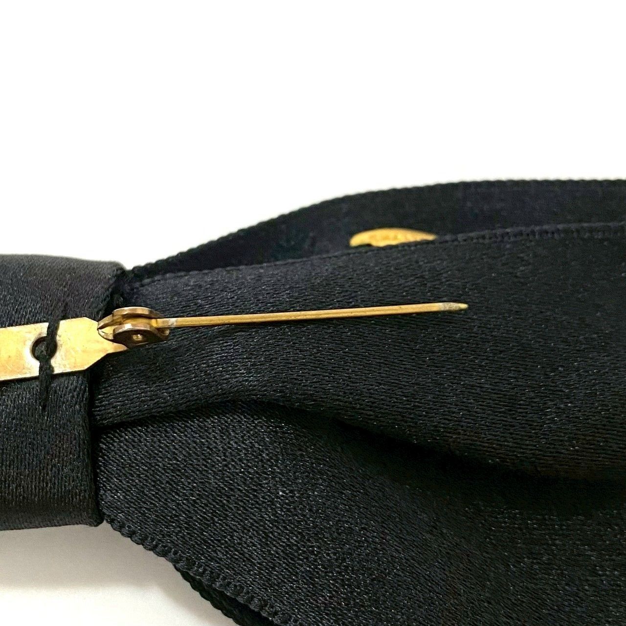 ピンブローチ サテン