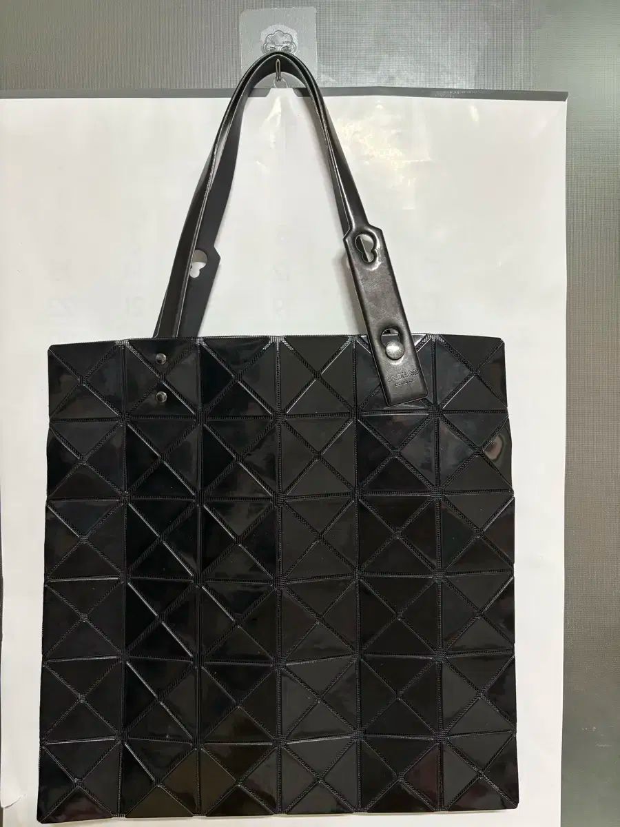 ISSEY MIYAKE BAO BAOブラックトートバッグ 楽天市場】イッセイミヤケ トートバッグ バオバオ ブラック