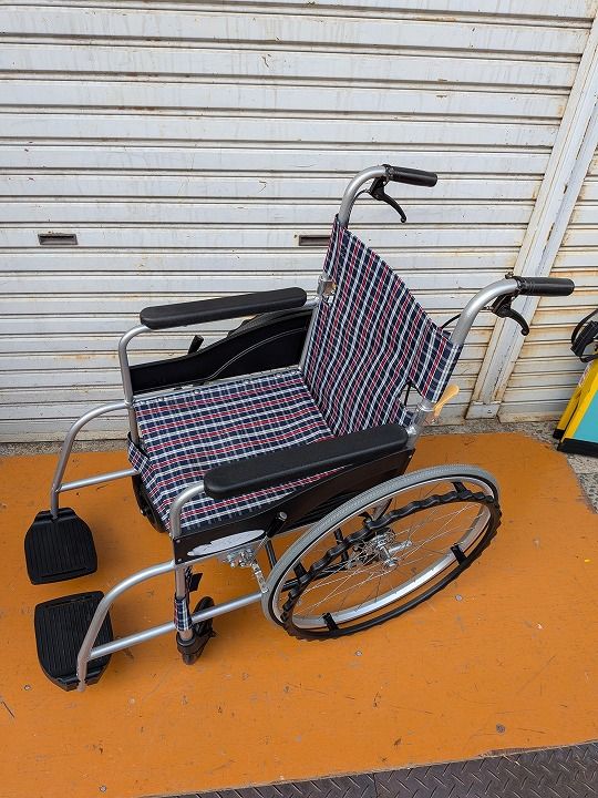 送料無料 一部地域を除く タイヤ交換品 自走式車椅子 ノーパンク 日進医療器 NEOシリーズ NEO-1 KM-25-1002-03