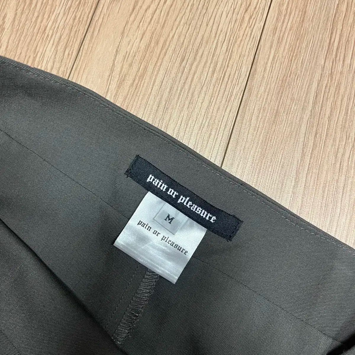 レイ ミニスカート