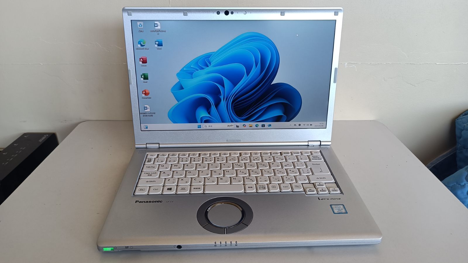 ノートパソコンPanasonic第八世代Core i5 SSD256Gメモリ8G windows 11 office