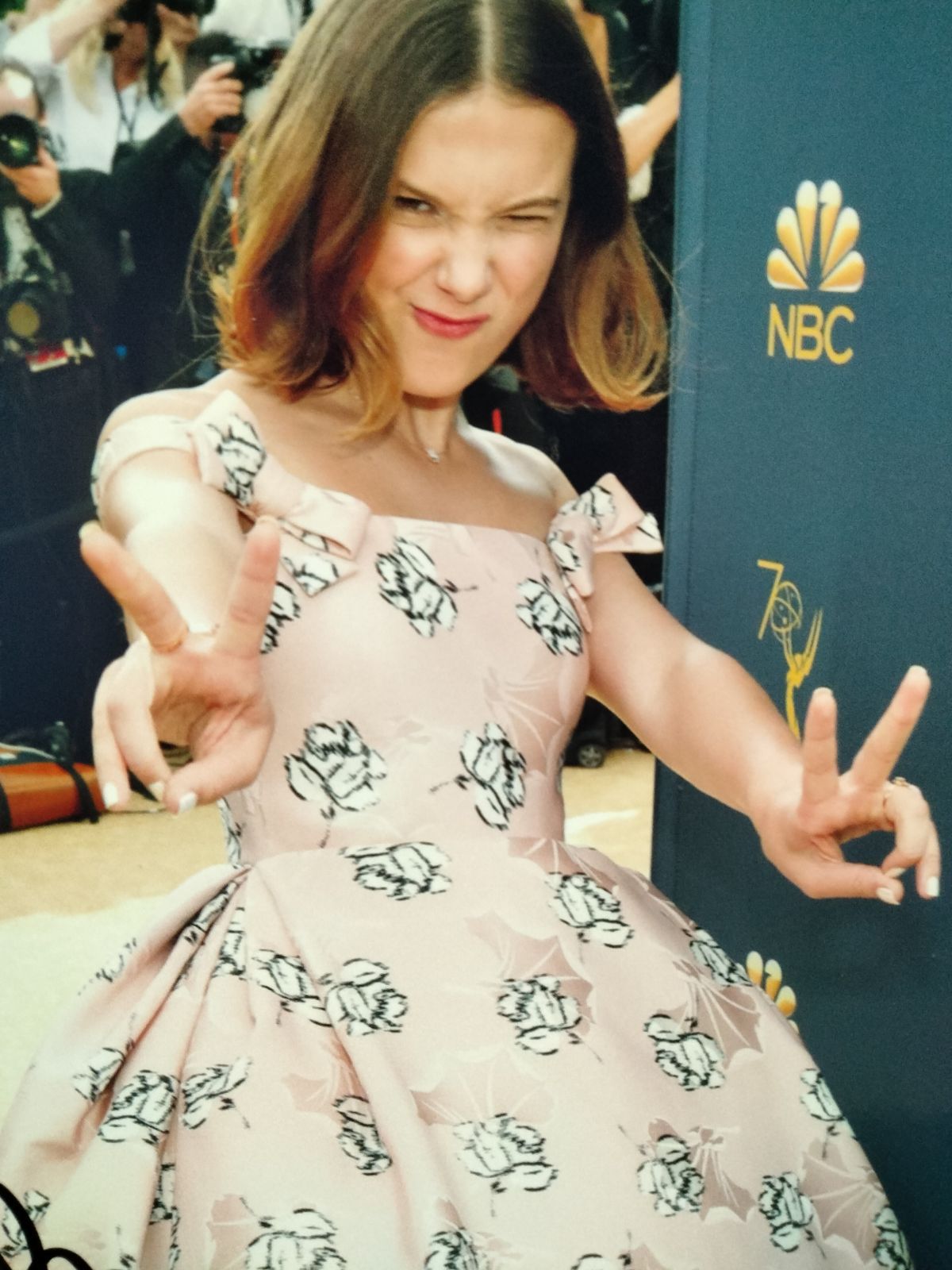 ミリー・ボビー・ブラウン直筆サイン入り超大型写真…Millie Bobby ミリー・ボビー・ブラウン直筆サイン入り超大型写真…Millie Bobby