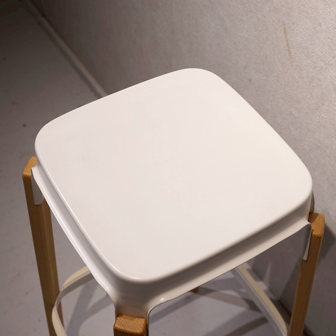 送料込み！magis マジス スティールウッド ハイスツール カウンターチェア MAGIS(マジス) Steelwood stool(スティールウッド スツール)座面高68cm