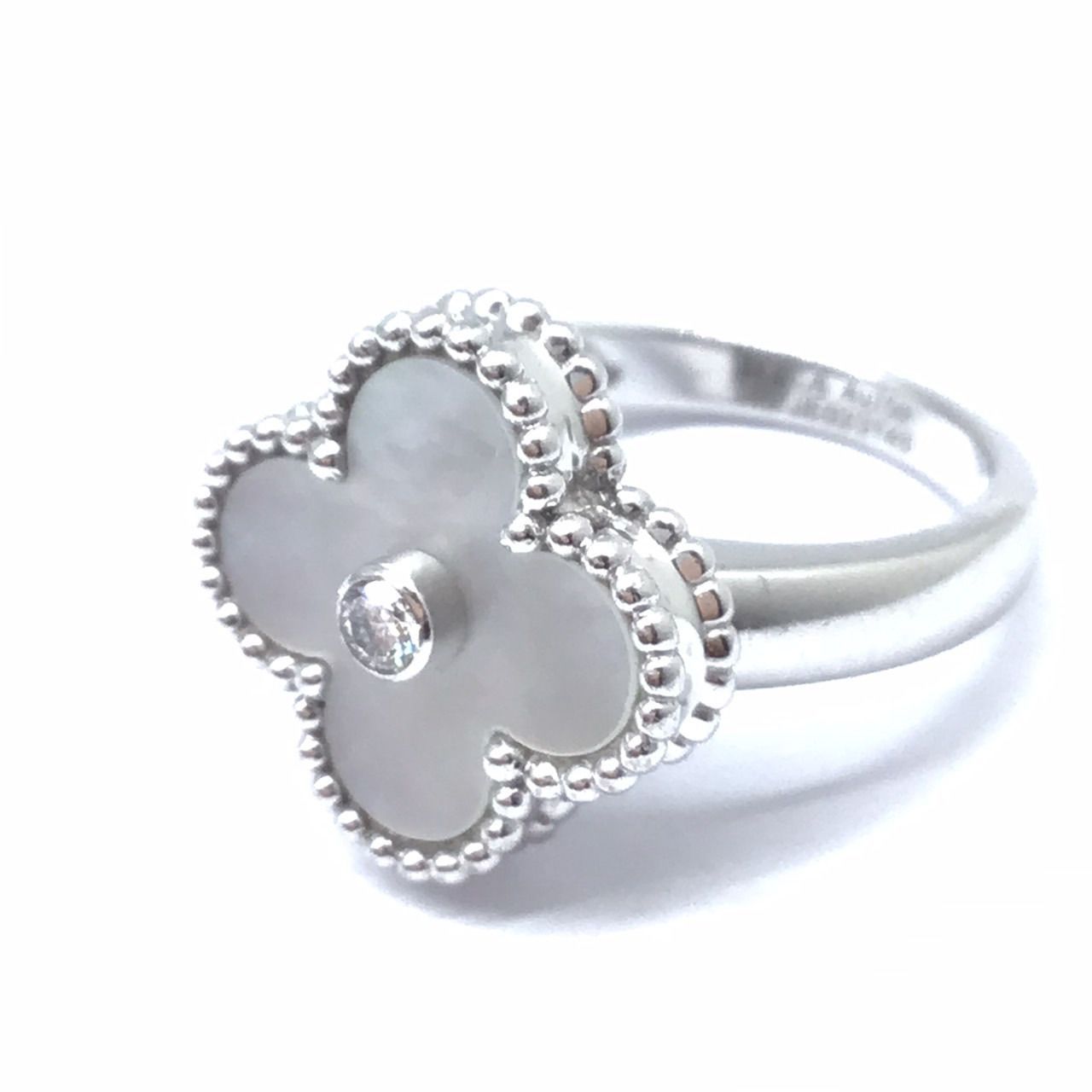 楽天市場】フェラガモ Ferragamo ピアス ガンチーニ ラインストーン