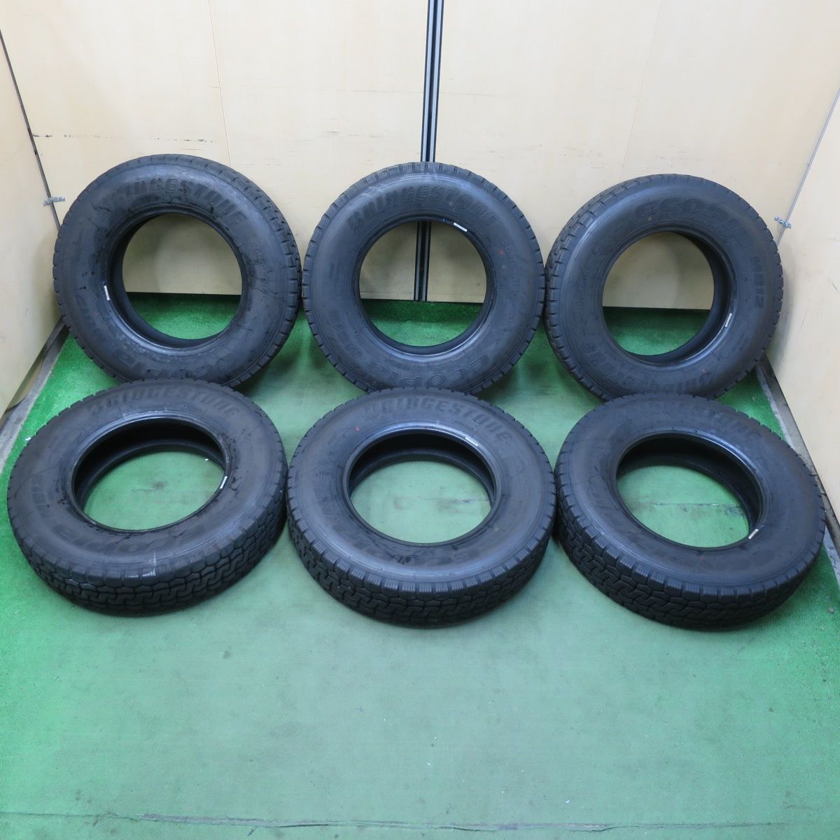 バリ溝 25年 9.5分 6本 トラック タイヤ 205 85R16 117 115N ブリヂストン エコピア M812 ミックス オールシーズン 16インチ 5101003イスタ