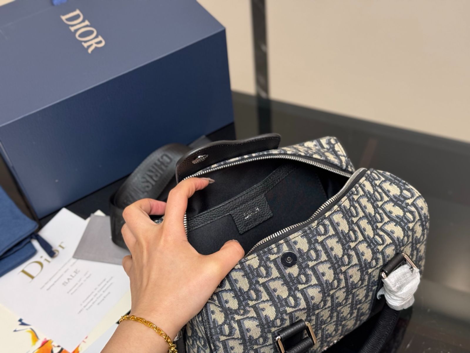 今日特価】DIOR Pillow Bag クラシックモノグラム - メルカリ