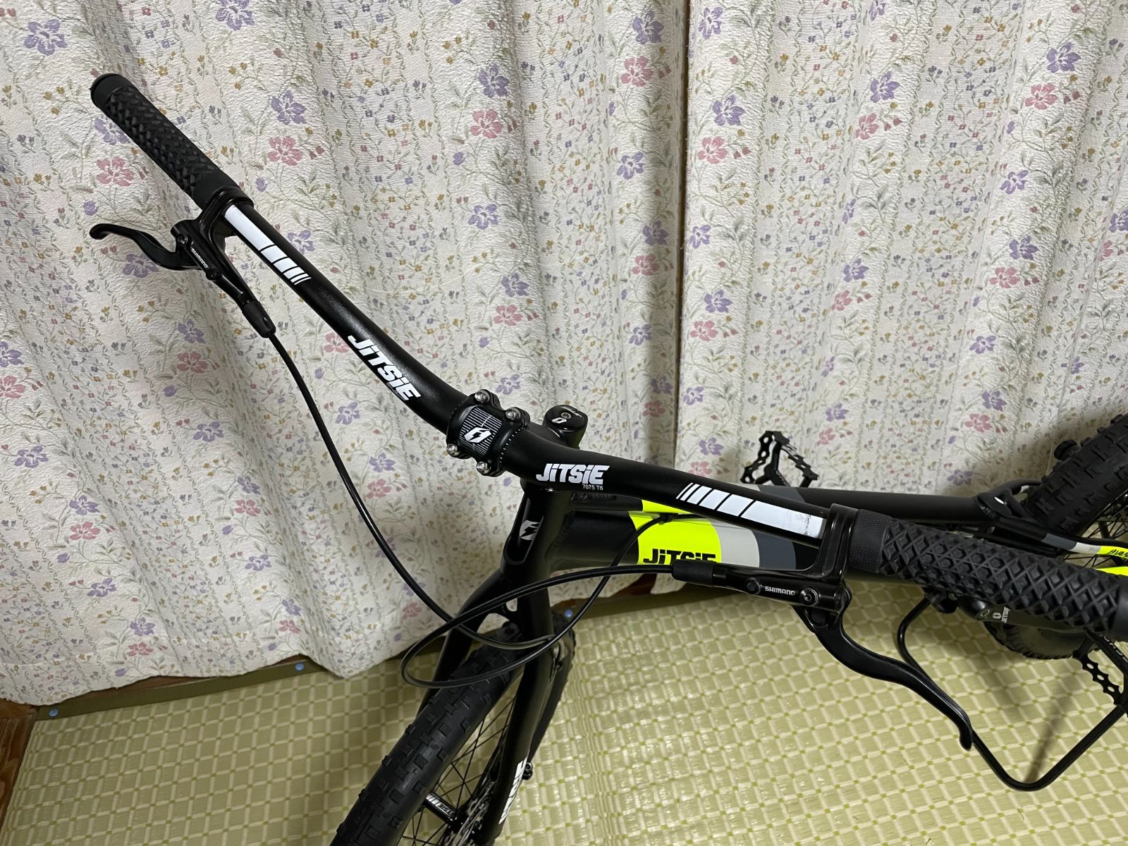 ジュニア トライアルバイク JITSIE VARIAL 18in（840mm） Jitsie Varial 840 Kids 18