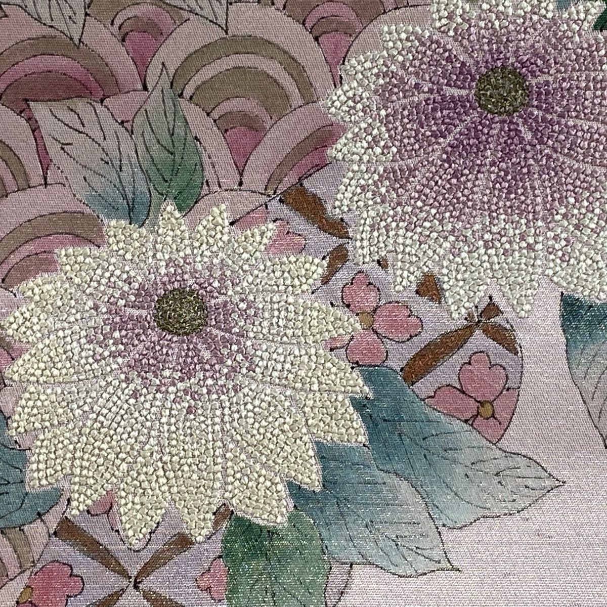 名古屋帯 秀品 雲文 草花 刺繍 銀糸 薄ピンク 正絹