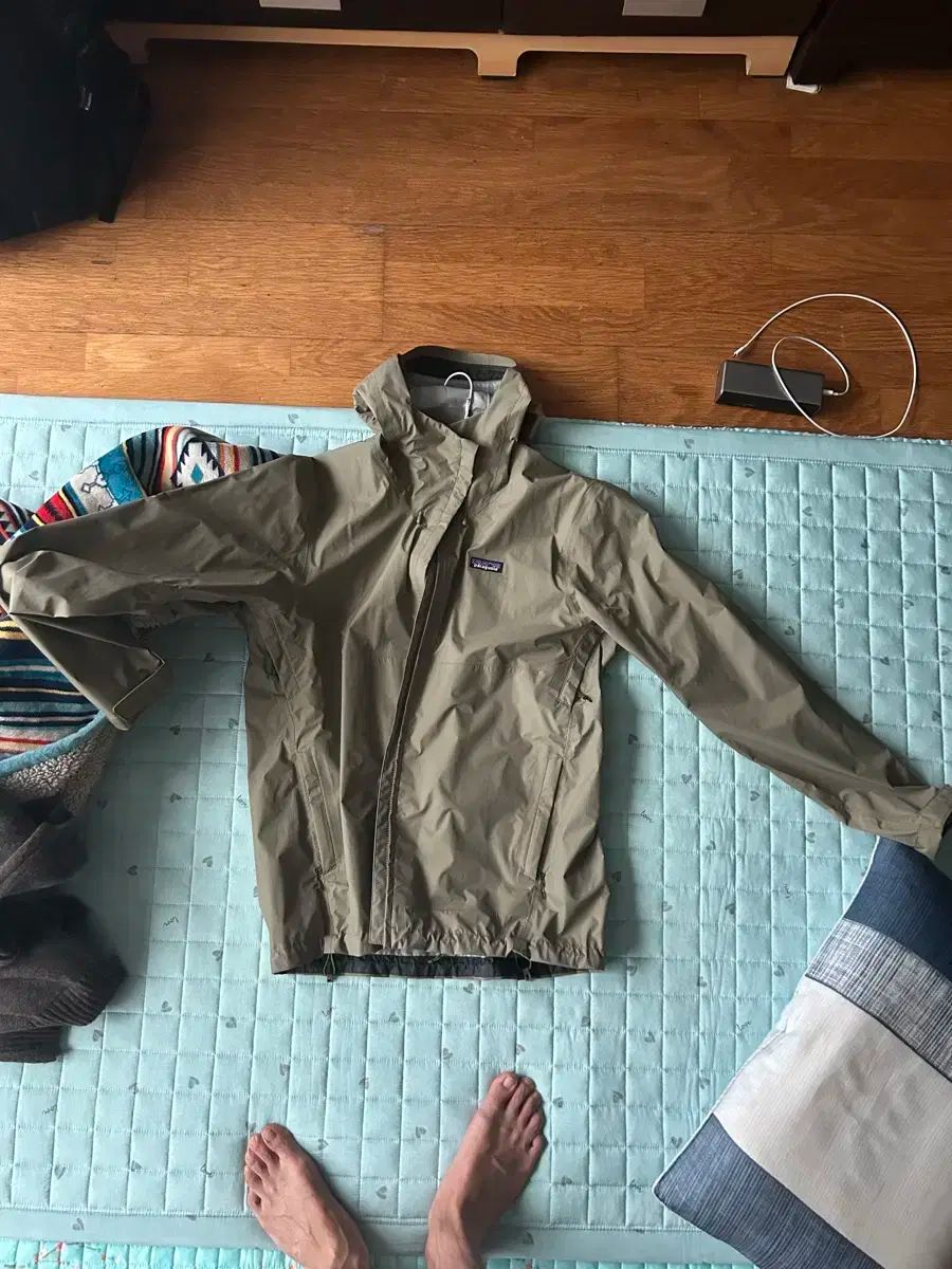 パタゴニア トレントシェル セージカーキ L