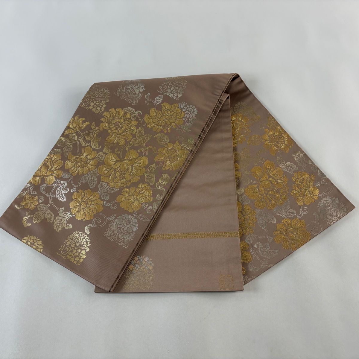 袋帯 名品 華文 草花 箔 金彩 金色 お太鼓柄 正絹 【中古
