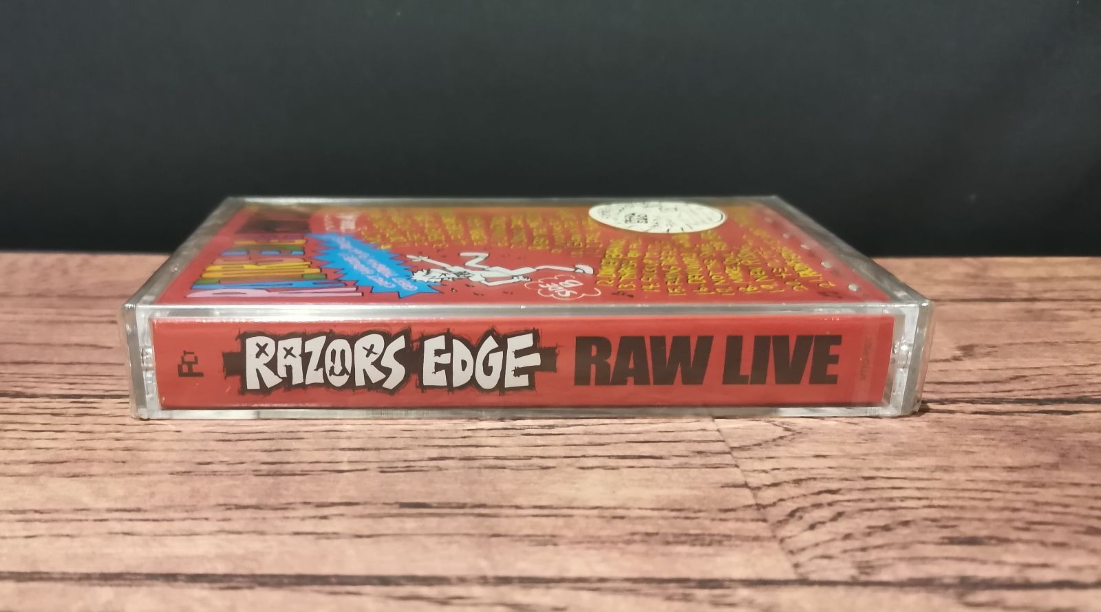 RAZORS EDGE 「RAW LIVE」カセットテープ 未開封 希少 - メルカリ