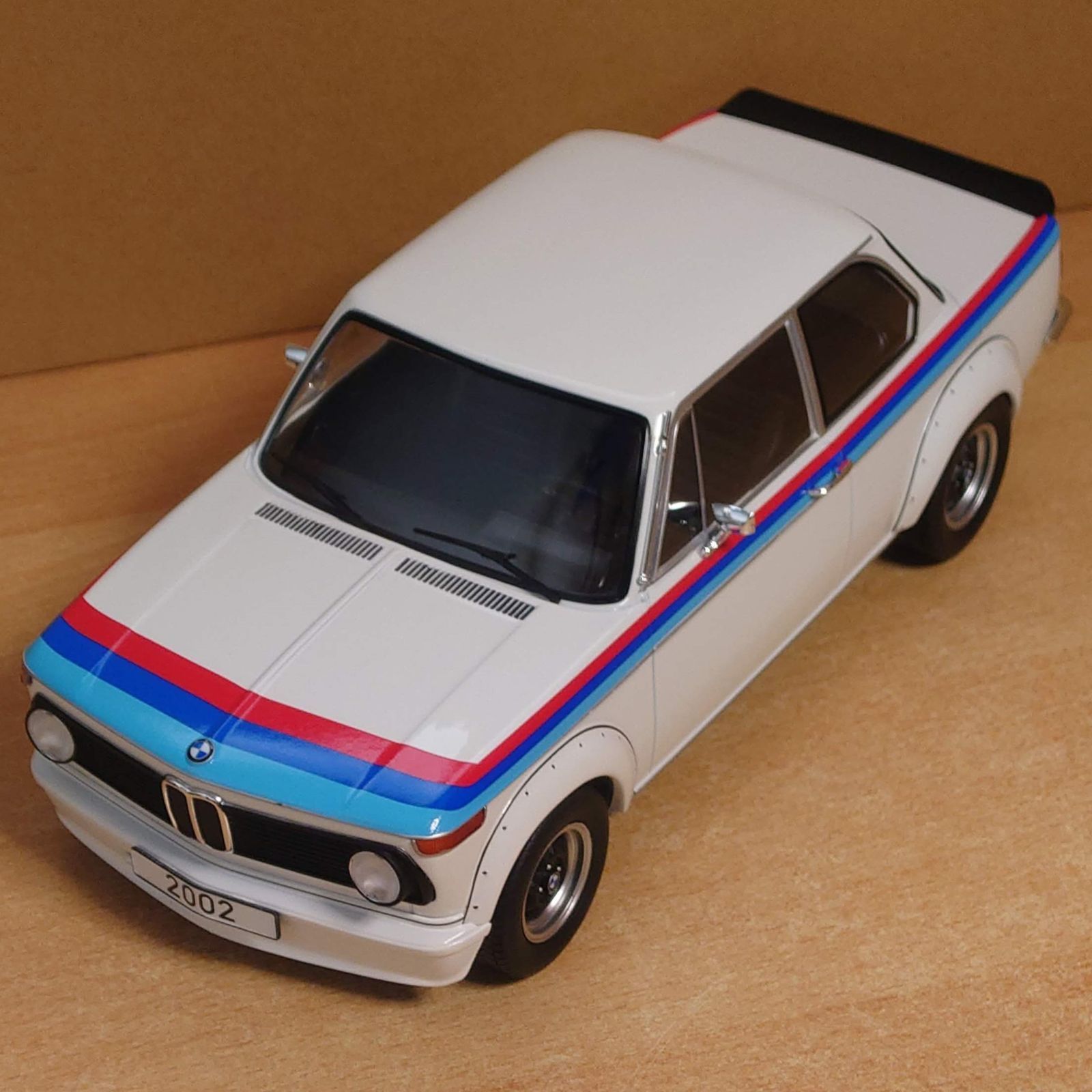1/18 BMW 2002ターボ 売れ筋 ホワイト 1973 MCG製 ダイキャスト製