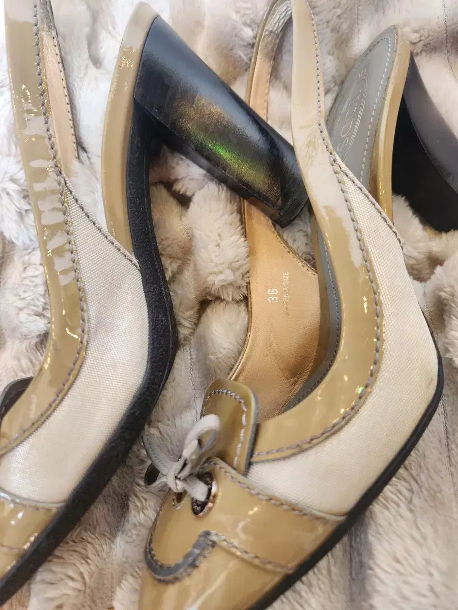 TOD S トッズ エナメル 靴 36 サイズ 235