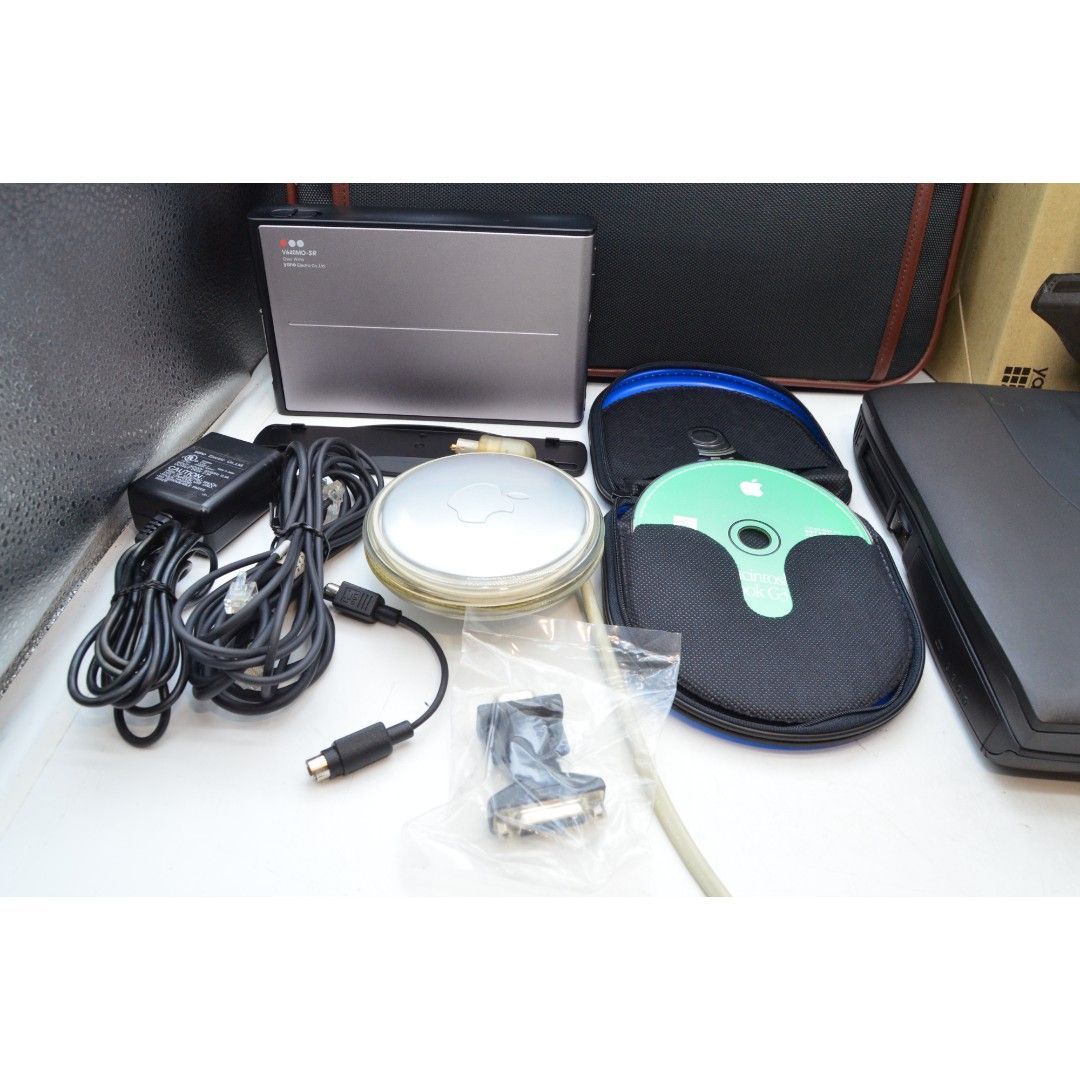 動作商品　Macintosh PowerBook G3 と付属品多数 通電のみ確認】 アップル パワーブック 付属品多数 G3 Apple