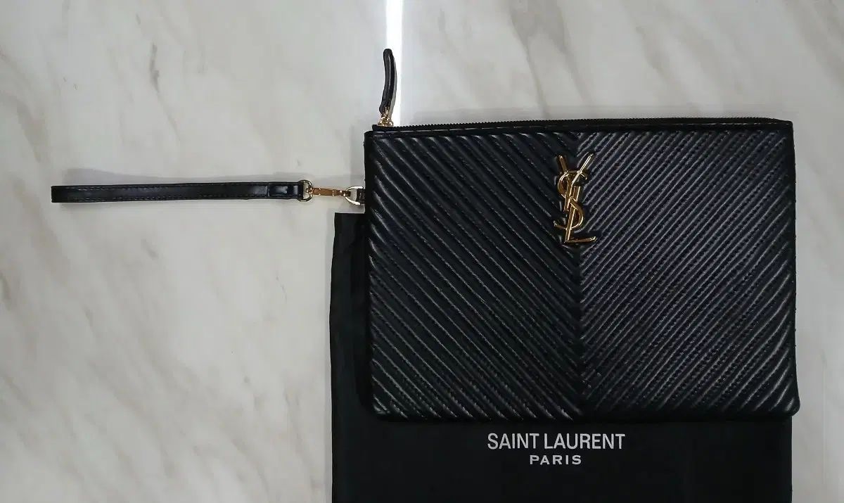 比類のない Saint Laurent サンローラン メンズ 女性 レディース ユニセックス クラッチバッグ ルイ ヴィトン PRADA プラダ Chanel シャネル グッチ