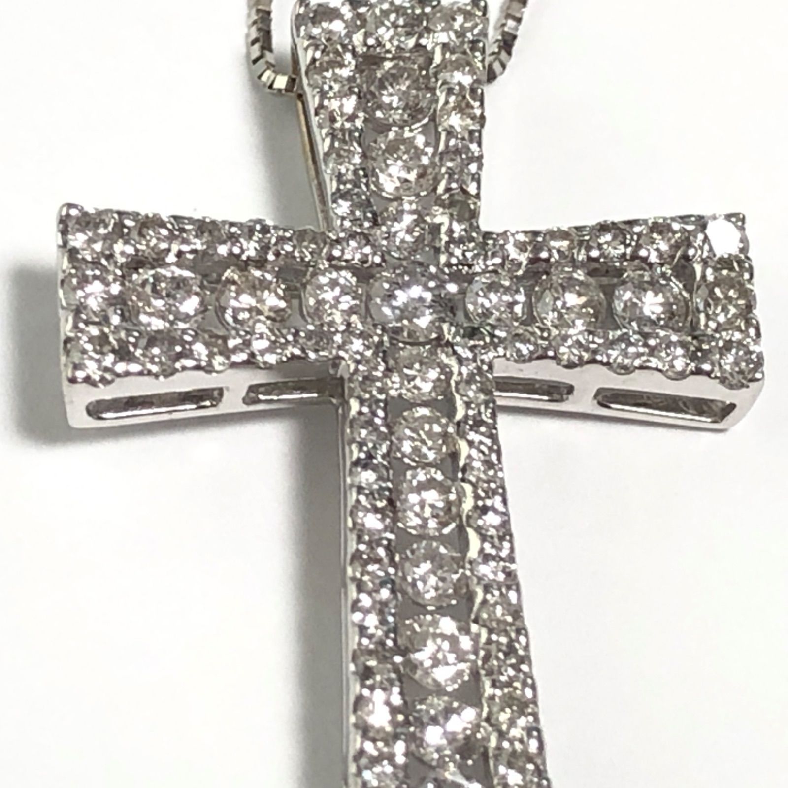 K18WG ダイヤモンド 1.00ct クロス十字架 デザイン ネックレス - メルカリ
