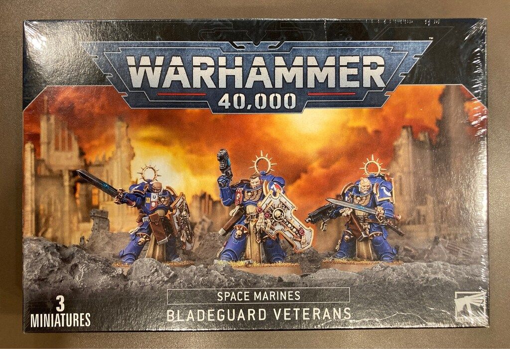 GAMES WORKSHOP WARHAMMER40000 SPACE MARINE Bladeguard Veterans