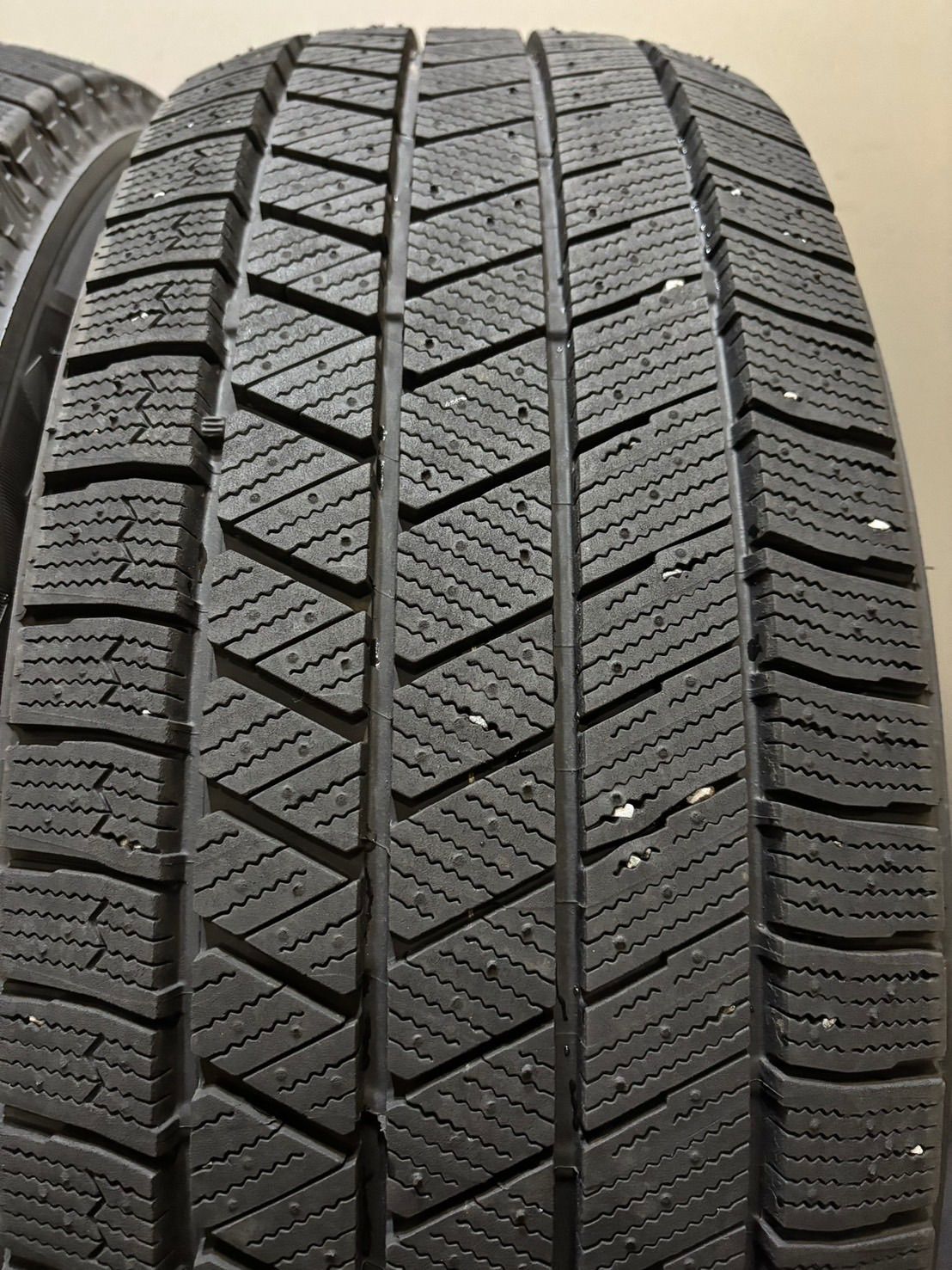 イボ付 225|60R17 BRIDGESTONE|VRX3 24年製 スタッドレス 4本 ブリヂストン ブリザック アルファード ヴェルファイア XV 4-K372