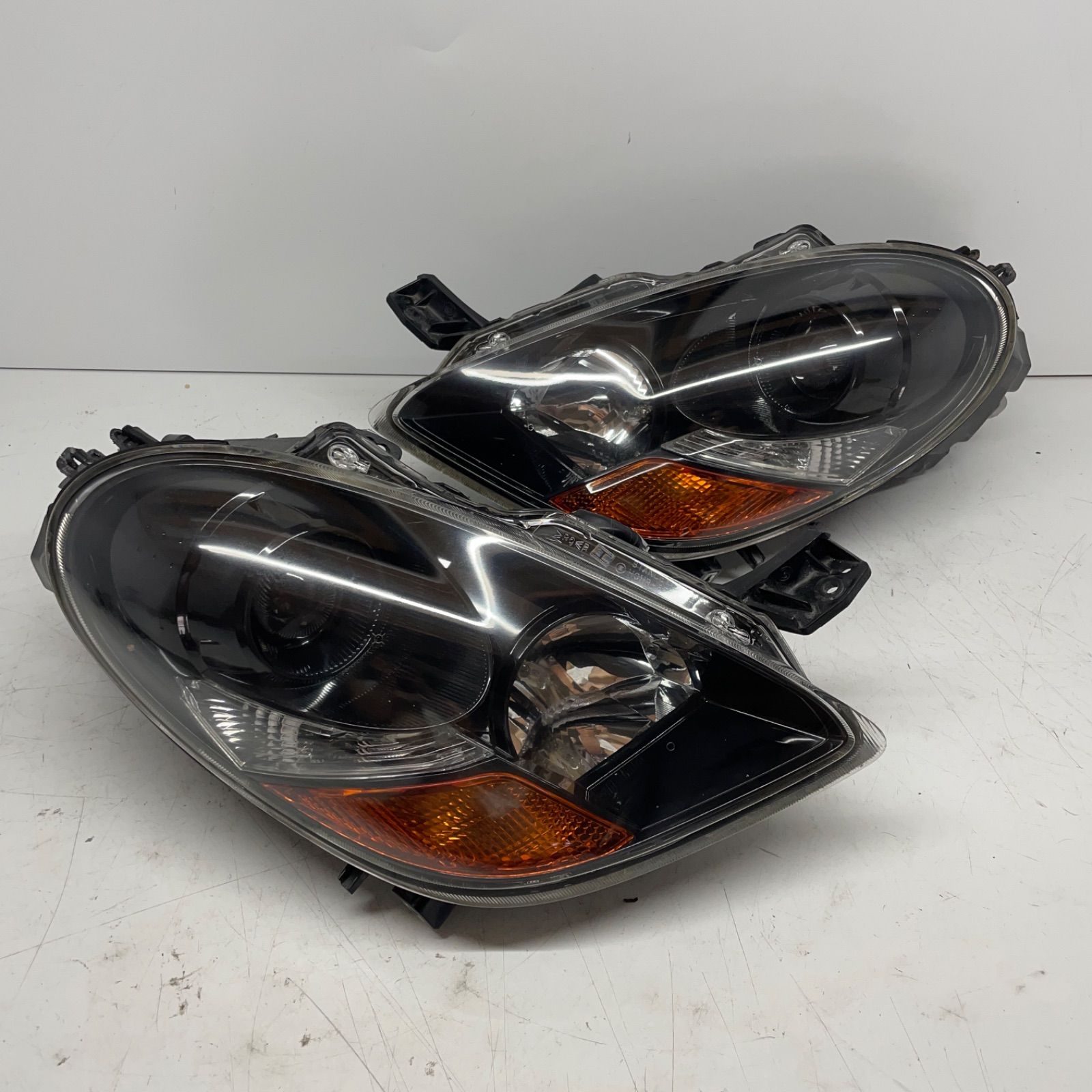 【中古】三菱　HA1W　アイ　ヘッドライト　左右　車中古パーツ　即発送 中古】三菱HA1Wアイヘッドライト左右車中古パーツ即発送