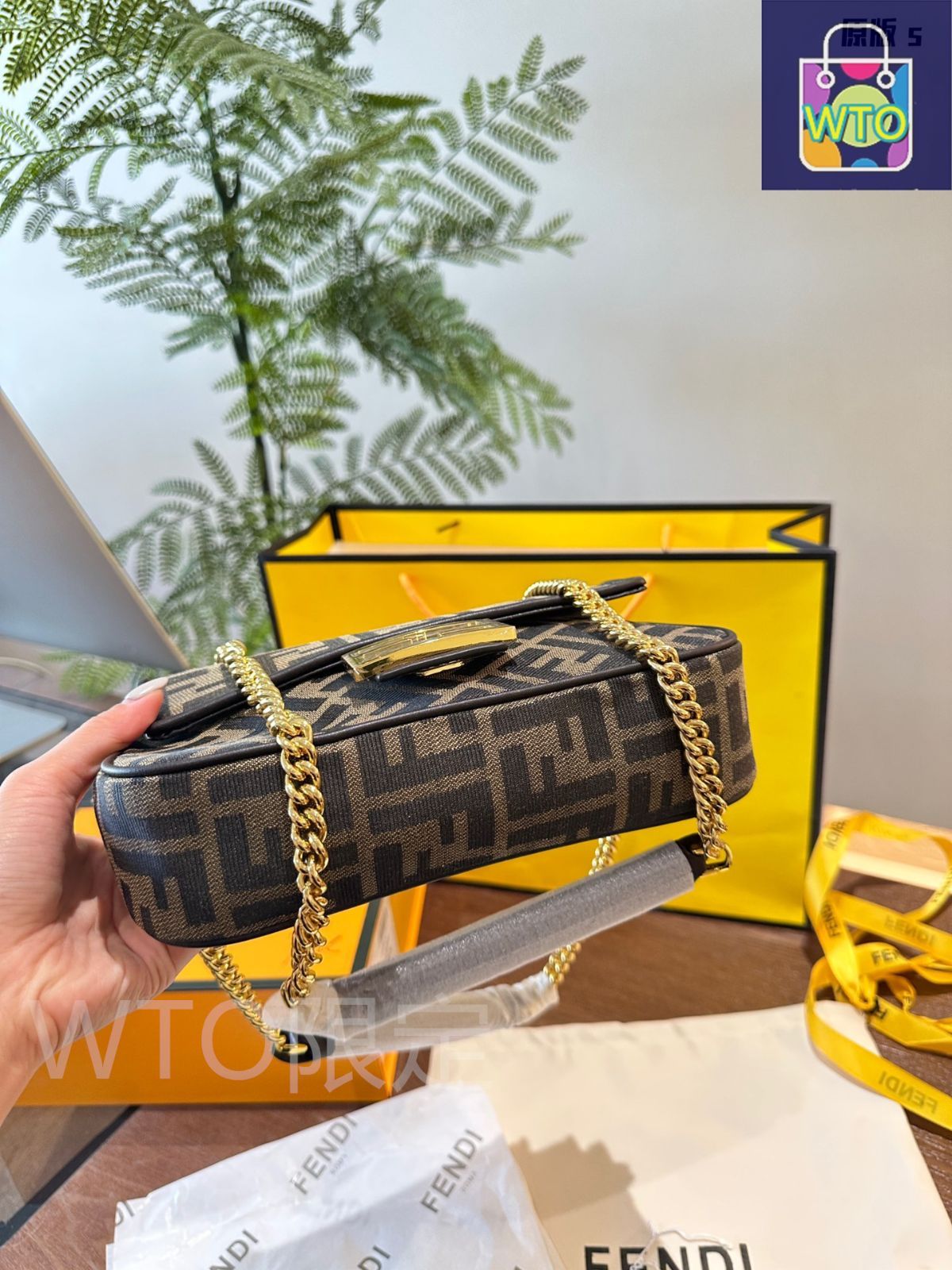 FENDI バゲットチェーンミニバッグ FENDI バゲット バッグ ミニ | ホワイト | FARFETCH JP