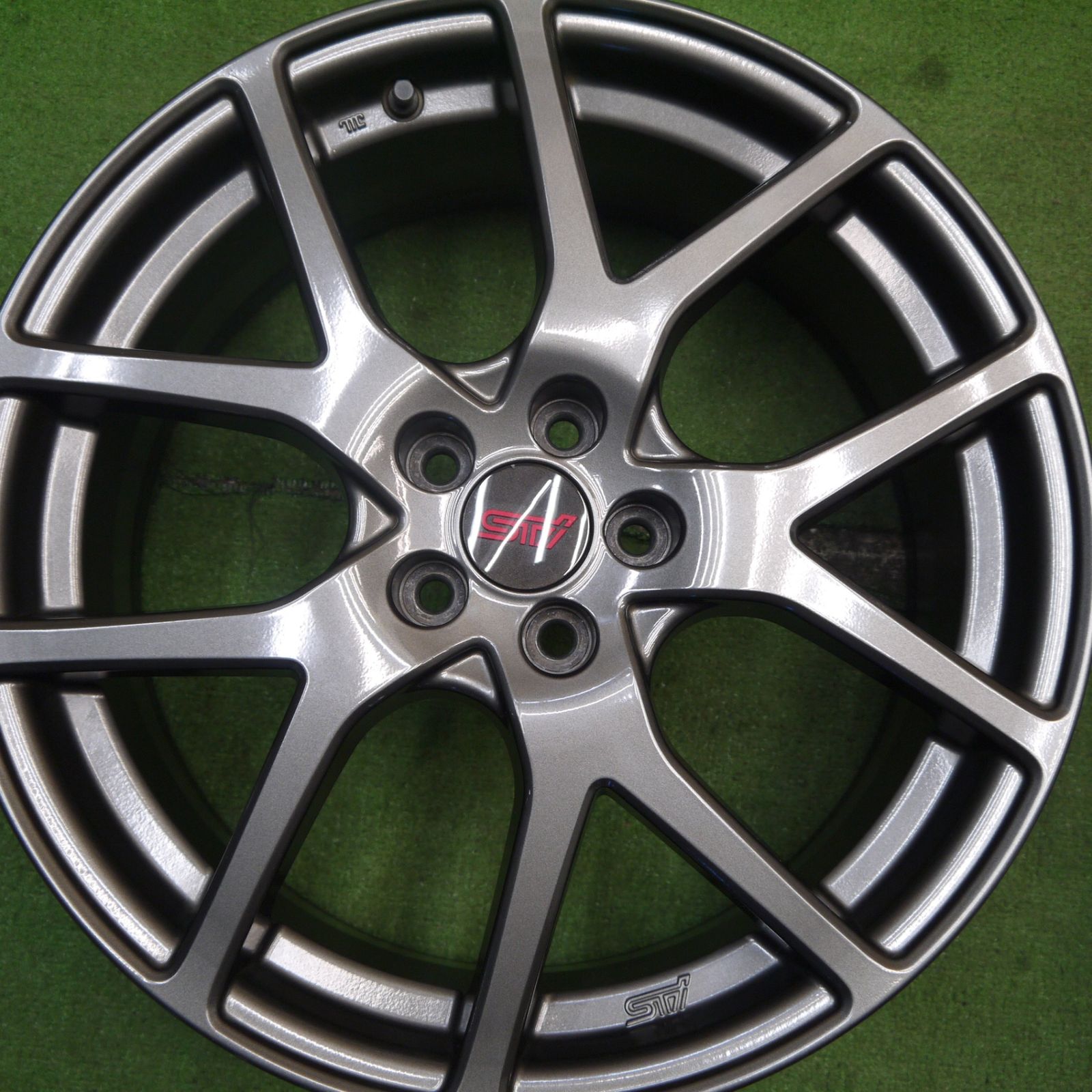 送料無料] キレイ☆スバル XV STI 純正 OP ホイール 18インチ 18×7.5J 