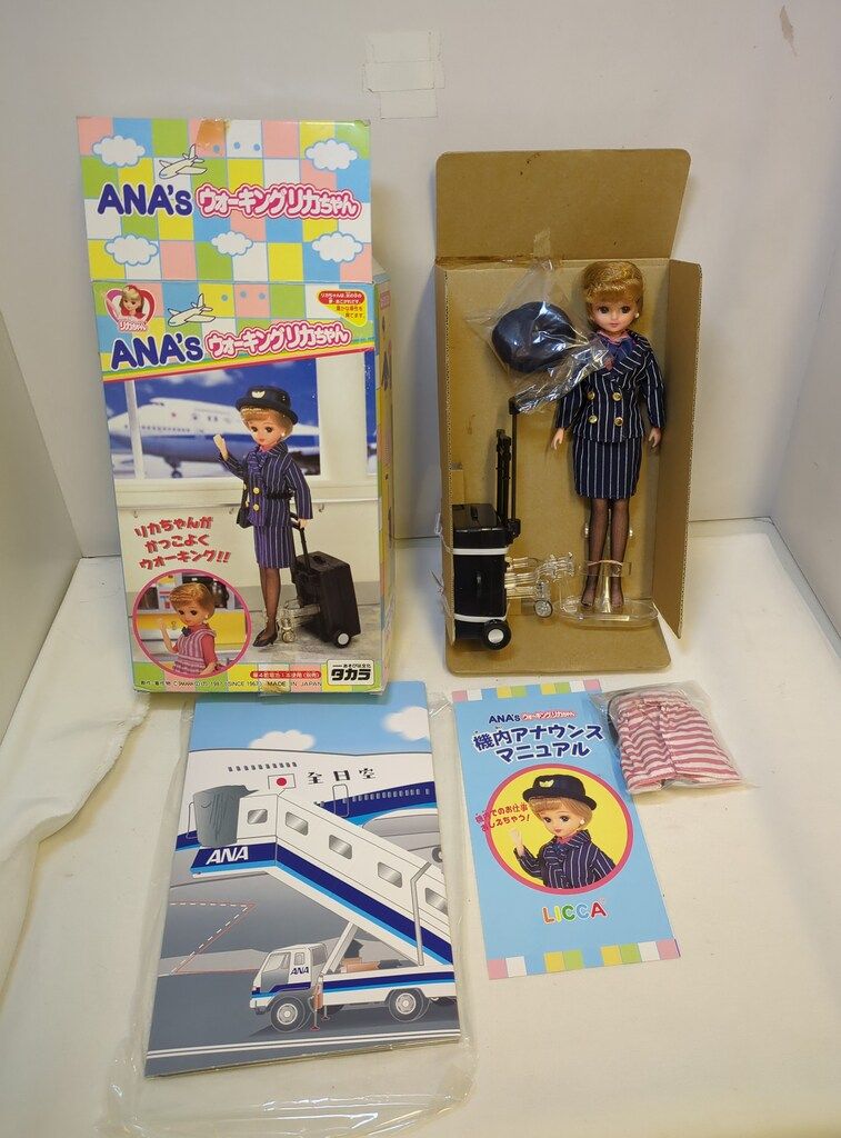 ANA's　ウォーキングリカちゃん Amazon.co.jp: Anaウォーキングリカちゃん機内販売限定製品