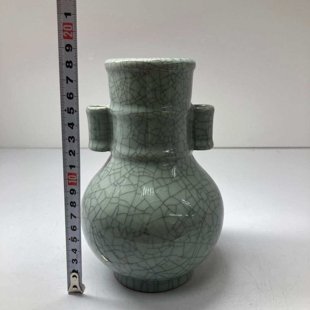 中国古美術✦浮雕・連年有余図・天球瓶30X23cm✦花瓶・文房具・純手描き・陶芸 中国現地買付 六角壺 [鳥山水風景絵] 取手付き 中国雑貨 壺