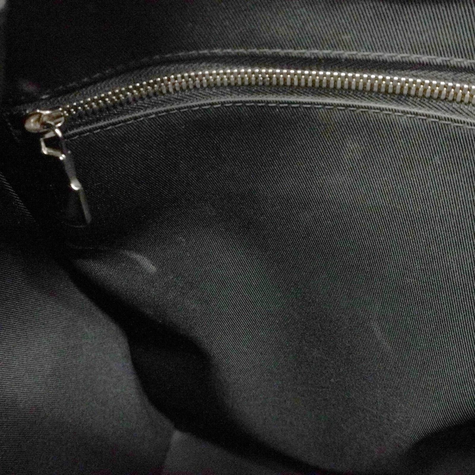 Vuitton ルイ