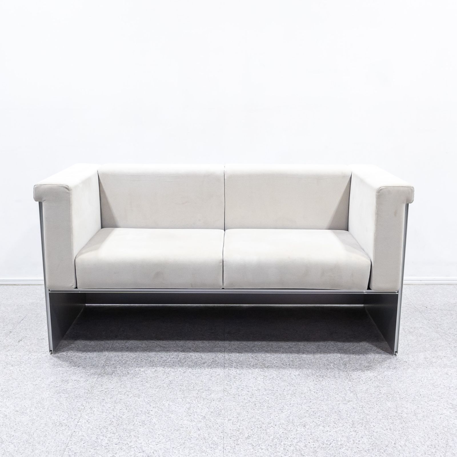 中古品】Cassina ixc. カッシーナイクスシー AIR FRAME 3001 sofa エアーフレーム 2人掛け ソファ ファブリック  デヴィッド・チッパーフィールド 定価61万 - メルカリ