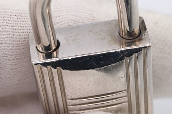 エルメス カデナ シルバー メタル 中古 嘉手納 南京錠 - メルカリ 